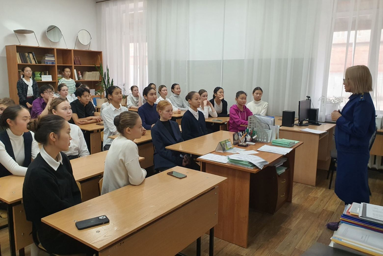 Профилактическая беседа со студентами БРХК об административной ответственности и правонарушениях подростков и молодёжи с приглашением представителя прокуратуры